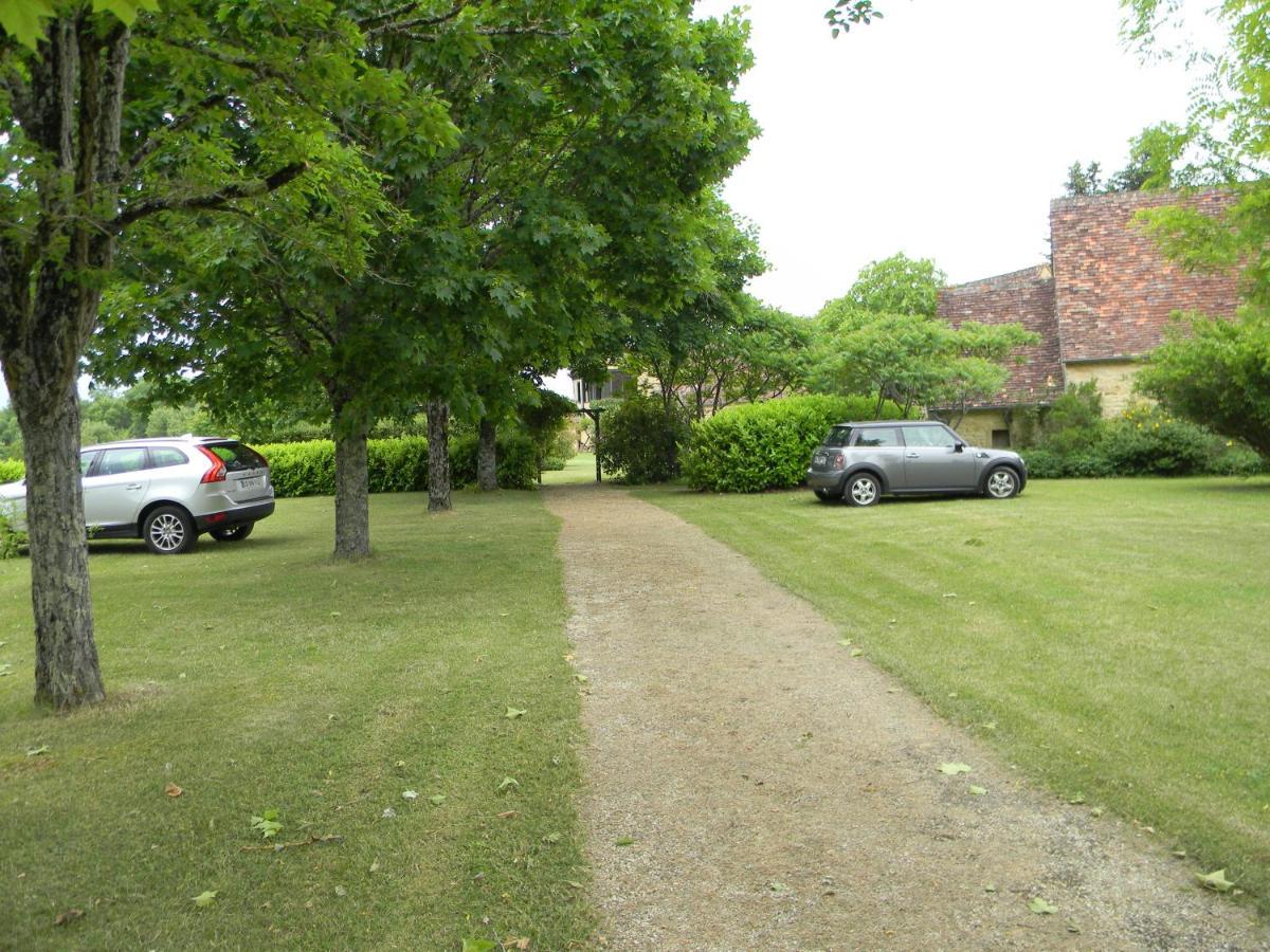 La Ferme De L'Embellie Gites Et Chambres D'Hotes Le Buisson-de-Cadouin Exteriör bild